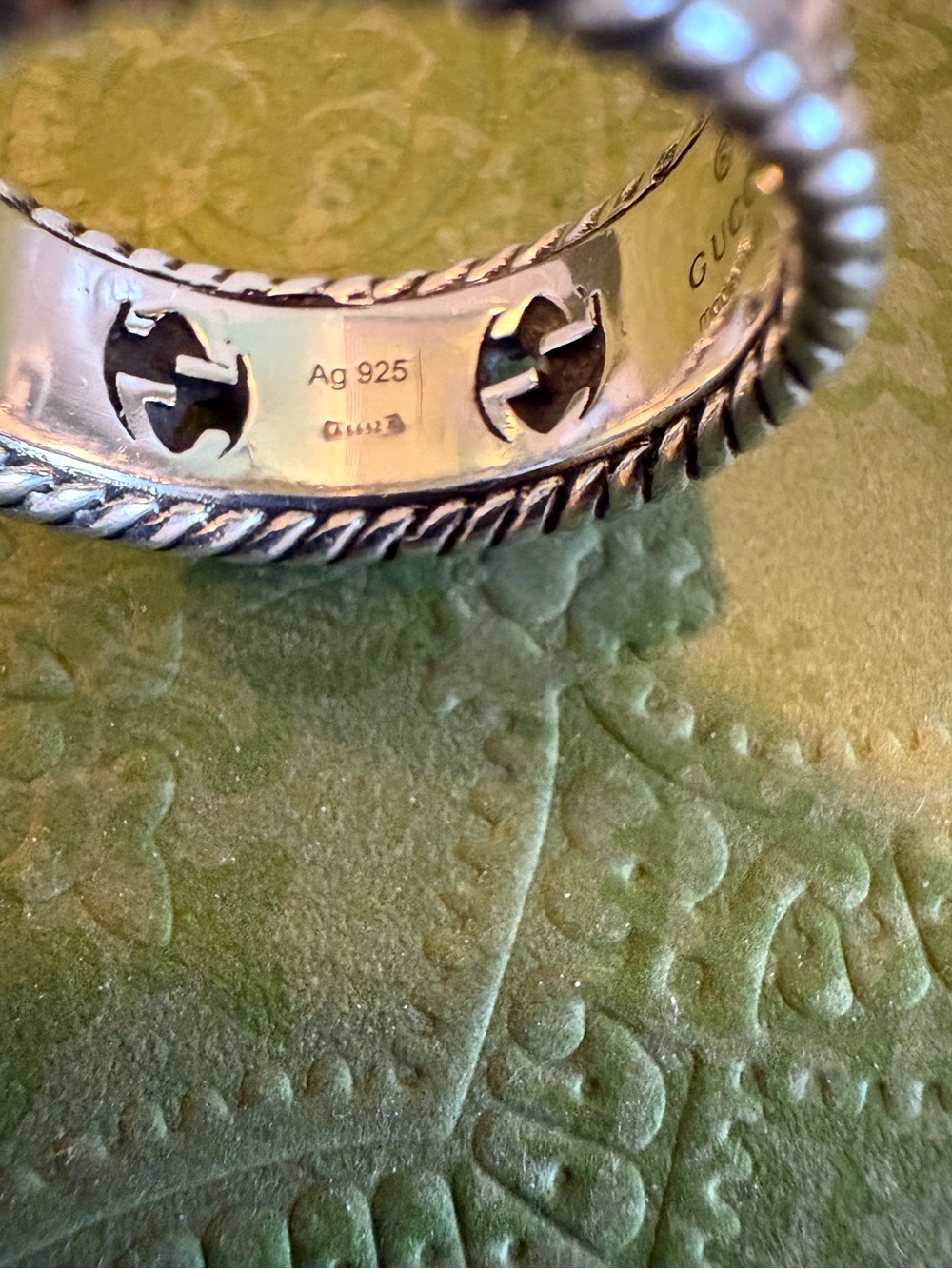 Gucci Flower Interlocking GG Ring Size 6 - Picture 7 of 8
